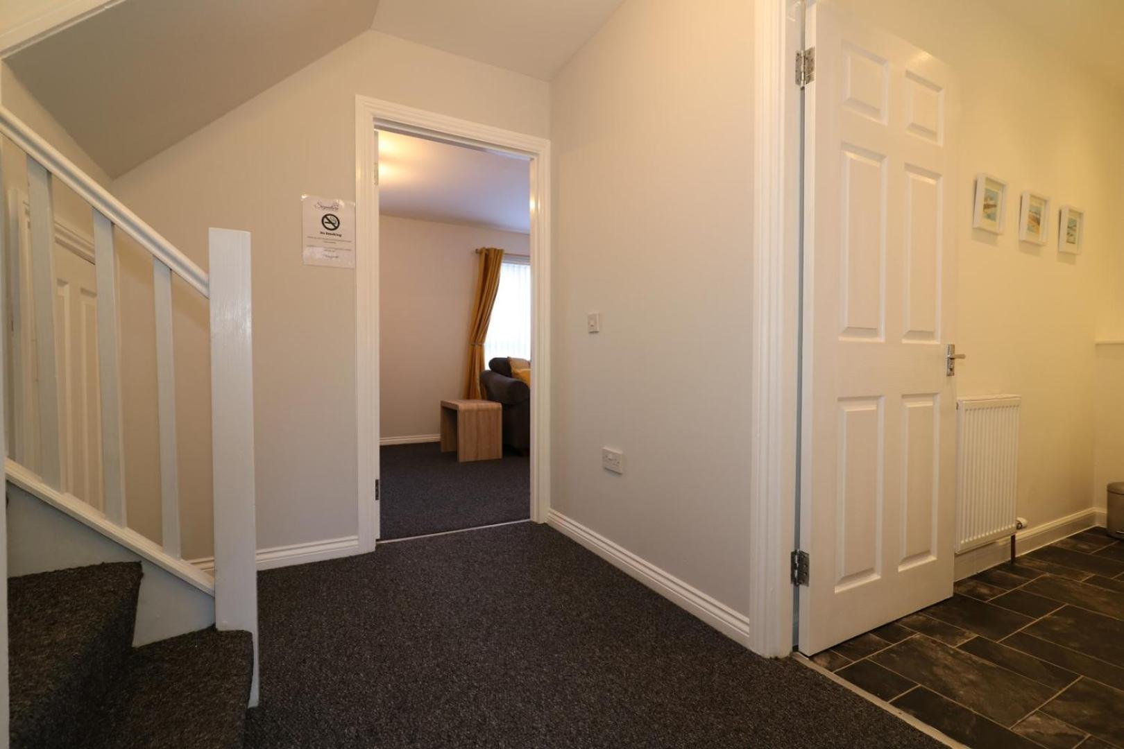 Signature- Connelly House Motherwell Εξωτερικό φωτογραφία